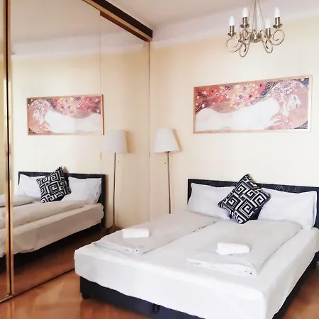 Gold Rose With 3 Apartment *