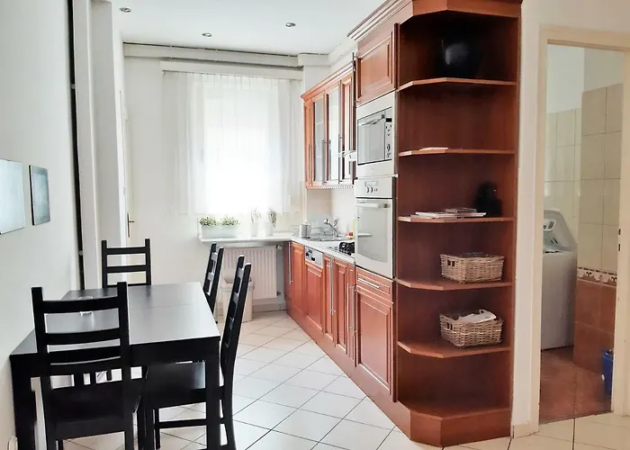 Gold Rose With 3 Budapesta