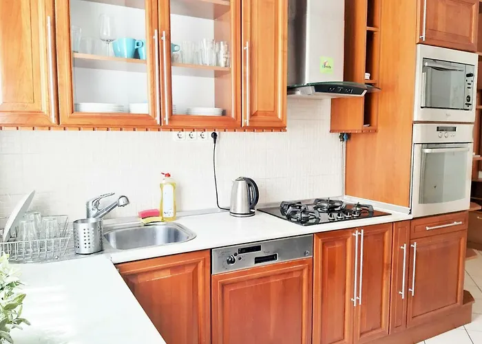 Gold Rose With 3 * Budapesta