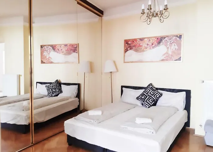 Gold Rose With 3 Apartament *